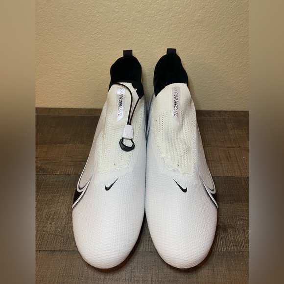 Nike Vapor Edge Elite 360 Flyknit “White Black”
- Size 14 Men. main image 4